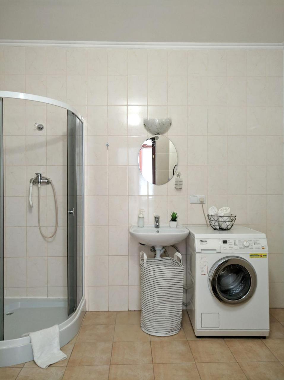 Best Apartment In The Center Mukacheve Ngoại thất bức ảnh