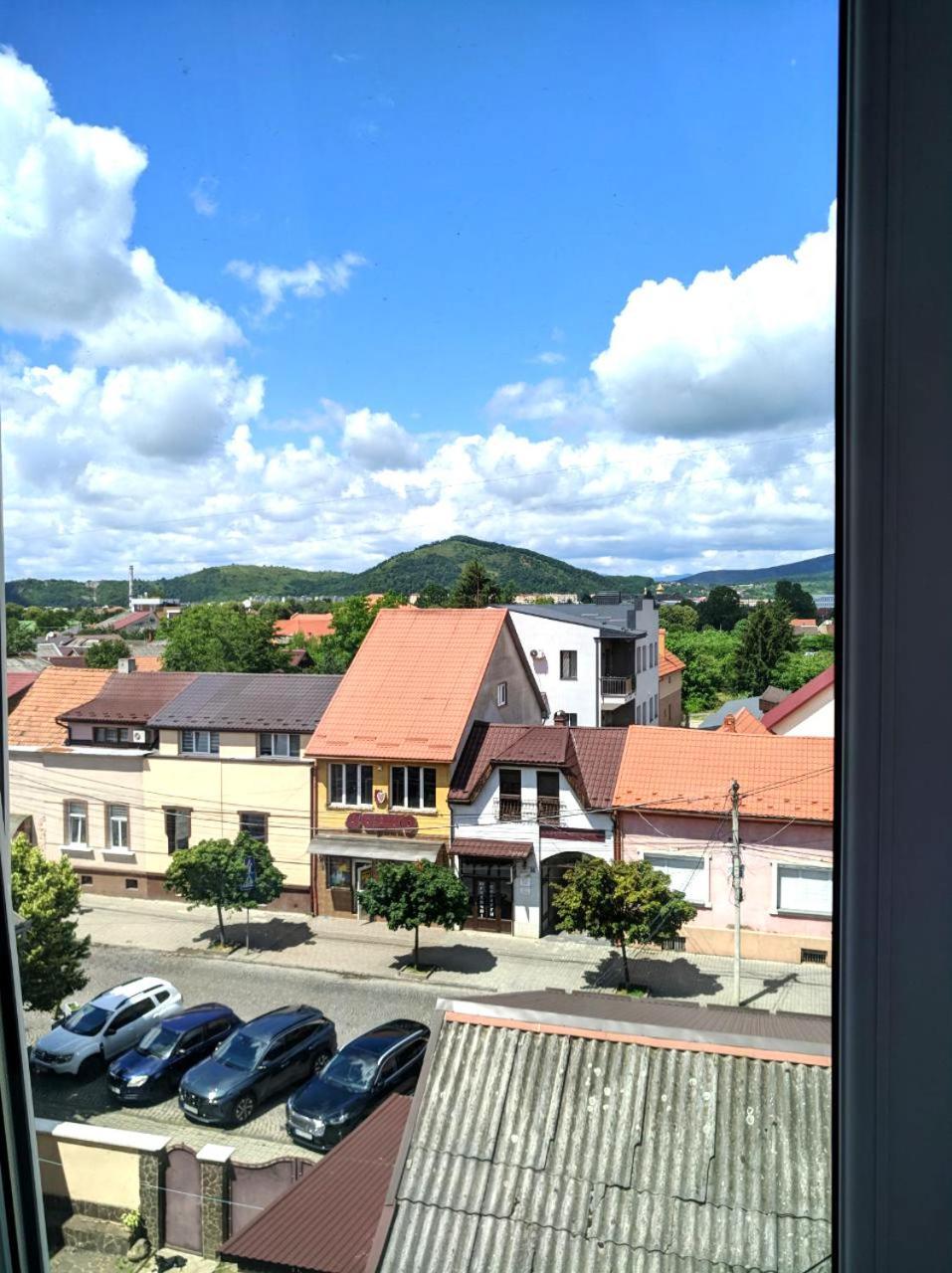 Best Apartment In The Center Mukacheve Ngoại thất bức ảnh